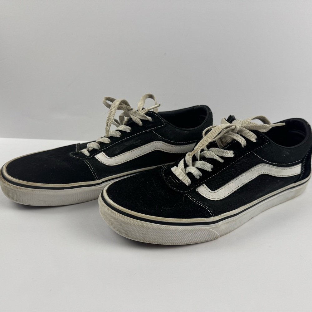Vans Black and White old Skool skater sneaker in shade and canvas size 9